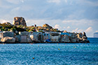 Malta. Hangary na łodzie przy Gnejna Bay. - foto: wnieznane.pl Malta. Hangary na łodzie przy Gnejna Bay. - foto: wnieznane.pl