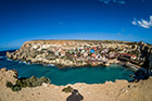 Malta. Widok na filmową wioskę Popeye Village. - foto: wnieznane.pl Malta. Widok na filmową wioskę Popeye Village. - foto: wnieznane.pl