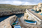 Malta. Stąd odpływają łódki do Blue Grotto. - foto: wnieznane.pl Malta. Stąd odpływają łódki do Blue Grotto. - foto: wnieznane.pl