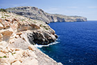 Malta. Klifowe wybrzeże niedaleko Blue Grotto. - foto: wnieznane.pl Malta. Klifowe wybrzeże niedaleko Blue Grotto. - foto: wnieznane.pl