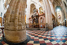 Segowia. Bogato zdobione wnętrze katedry w Segowii. - foto: wnieznane.pl Segowia. Bogato zdobione wnętrze katedry w Segowii. - foto: wnieznane.pl