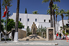 Bodrum. Pomnik w centrum miasta. - foto: wnieznane.pl Bodrum. Pomnik w centrum miasta. - foto: wnieznane.pl
