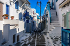 Mykonos. Zwarta, biała zabudowa i ciasne uliczki tworzące labirynt - tak wygląda stolica wyspy. - foto: wnieznane.pl Mykonos. Zwarta, biała zabudowa i ciasne uliczki tworzące labirynt - tak wygląda stolica wyspy. - foto: wnieznane.pl