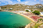 Mykonos. Plaża Super Paradise - jedna z najchętniej odwiedzanych na Mykonos. - foto: wnieznane.pl Mykonos. Plaża Super Paradise - jedna z najchętniej odwiedzanych na Mykonos. - foto: wnieznane.pl