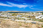 Mykonos. Na terenie starożytnych ruin na wyspie Delos. - foto: wnieznane.pl Mykonos. Na terenie starożytnych ruin na wyspie Delos. - foto: wnieznane.pl