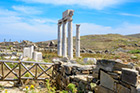 Mykonos. Na terenie starożytnych ruin na wyspie Delos. - foto: wnieznane.pl Mykonos. Na terenie starożytnych ruin na wyspie Delos. - foto: wnieznane.pl