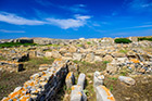 Mykonos. Na terenie starożytnych ruin na wyspie Delos. - foto: wnieznane.pl Mykonos. Na terenie starożytnych ruin na wyspie Delos. - foto: wnieznane.pl
