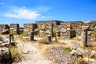 Mykonos. Na terenie starożytnych ruin na wyspie Delos. - foto: wnieznane.pl Mykonos. Na terenie starożytnych ruin na wyspie Delos. - foto: wnieznane.pl