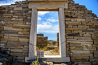 Mykonos. Na terenie starożytnych ruin na wyspie Delos. - foto: wnieznane.pl Mykonos. Na terenie starożytnych ruin na wyspie Delos. - foto: wnieznane.pl