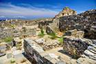 Mykonos. Na terenie starożytnych ruin na wyspie Delos. - foto: wnieznane.pl Mykonos. Na terenie starożytnych ruin na wyspie Delos. - foto: wnieznane.pl