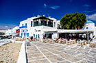 Mykonos. Restauracja na nabrzeżu Little Venice. - foto: wnieznane.pl Mykonos. Restauracja na nabrzeżu Little Venice. - foto: wnieznane.pl