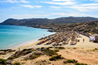 Mykonos. Piaszczysta plaża Elia Beach na południu wyspy. - foto: wnieznane.pl Mykonos. Piaszczysta plaża Elia Beach na południu wyspy. - foto: wnieznane.pl