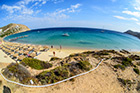 Mykonos. Piaszczysta plaża Elia Beach na południu wyspy. - foto: wnieznane.pl Mykonos. Piaszczysta plaża Elia Beach na południu wyspy. - foto: wnieznane.pl