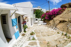 Mykonos. Cykladzka architektura w stolicy wyspy. - foto: wnieznane.pl Mykonos. Cykladzka architektura w stolicy wyspy. - foto: wnieznane.pl