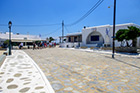 Mykonos. Główny plac wioski Ano Mera. - foto: wnieznane.pl Mykonos. Główny plac wioski Ano Mera. - foto: wnieznane.pl