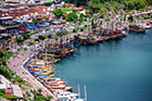 Alanya. Widok na miasto i port z twierdzy z XIII wieku. - foto: wnieznane.pl Alanya. Widok na miasto i port z twierdzy z XIII wieku. - foto: wnieznane.pl