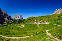 Dolomity, Passo Gardena (Przełęcz Gardena). - foto: wnieznane.pl Dolomity, Passo Gardena (Przełęcz Gardena). - foto: wnieznane.pl