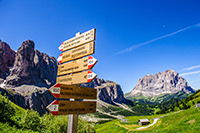 Dolomity, Passo Gardena (Przełęcz Gardena). - foto: wnieznane.pl Dolomity, Passo Gardena (Przełęcz Gardena). - foto: wnieznane.pl