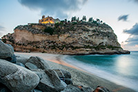 Kalabria. Tropea wieczorową porą. - foto: wnieznane.pl Kalabria. Tropea wieczorową porą. - foto: wnieznane.pl