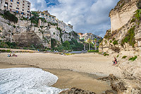 Kalabria. Na plaży w Tropei. - foto: wnieznane.pl Kalabria. Na plaży w Tropei. - foto: wnieznane.pl
