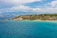 Kalabria. Piaszczysta plaża w miejscowości Le Castella. - foto: wnieznane.pl Kalabria. Piaszczysta plaża w miejscowości Le Castella. - foto: wnieznane.pl