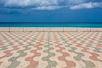 Kalabria. Turkusowa woda i biały żwirek w Soverato. - foto: wnieznane.pl Kalabria. Turkusowa woda i biały żwirek w Soverato. - foto: wnieznane.pl