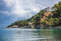 Kalabria. Otoczona górami plaża Copanello ze szmaragdową wodą. - foto: wnieznane.pl Kalabria. Otoczona górami plaża Copanello ze szmaragdową wodą. - foto: wnieznane.pl