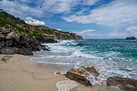 Kalabria. Wspaniałe górzyste wybrzeże Capo Vaticano. - foto: wnieznane.pl Kalabria. Wspaniałe górzyste wybrzeże Capo Vaticano. - foto: wnieznane.pl