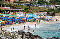 Kalabria. Plaża w Capo Vaticano. - foto: wnieznane.pl Kalabria. Plaża w Capo Vaticano. - foto: wnieznane.pl