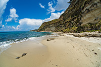 Kalabria. Długa, piaszczysta plaża Formicoli w miejscowości Ricadi. - foto: wnieznane.pl Kalabria. Długa, piaszczysta plaża Formicoli w miejscowości Ricadi. - foto: wnieznane.pl