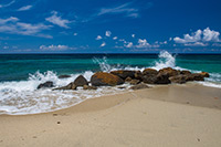 Kalabria. Długa, piaszczysta plaża Formicoli w miejscowości Ricadi. - foto: wnieznane.pl Kalabria. Długa, piaszczysta plaża Formicoli w miejscowości Ricadi. - foto: wnieznane.pl
