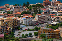 Kalabria. Widok z góry na słynną miejscowość Tropea. - foto: wnieznane.pl Kalabria. Widok z góry na słynną miejscowość Tropea. - foto: wnieznane.pl