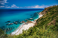 Kalabria. Piękna plaża Paradiso del Sub położona w miejscowości Zambrone. - foto: wnieznane.pl Kalabria. Piękna plaża Paradiso del Sub położona w miejscowości Zambrone. - foto: wnieznane.pl