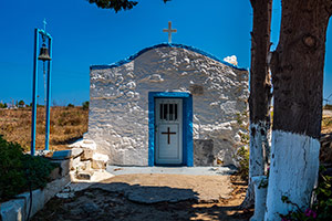 Kos. Malowniczy kościółek w środku wyspy. - foto: wnieznane.pl Kos. Malowniczy kościółek w środku wyspy. - foto: wnieznane.pl
