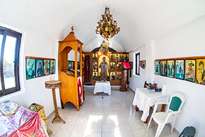 Kos. Kościółek Panagia Kastriani w górzystej części Kefalos. - foto: wnieznane.pl Kos. Kościółek Panagia Kastriani w górzystej części Kefalos. - foto: wnieznane.pl