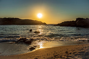 Kos. Spektakularny zachód słońca w Limnionas. - foto: wnieznane.pl Kos. Spektakularny zachód słońca w Limnionas. - foto: wnieznane.pl