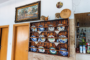 Kos. Jedna z wielu tawern położonych wzdłuż zatoki Kefalos. Cudowne miejsce na posiłek. - foto: wnieznane.pl Kos. Jedna z wielu tawern położonych wzdłuż zatoki Kefalos. Cudowne miejsce na posiłek. - foto: wnieznane.pl