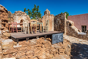 Kos. Opuszczona wioska Palio Pyli. - foto: wnieznane.pl Kos. Opuszczona wioska Palio Pyli. - foto: wnieznane.pl