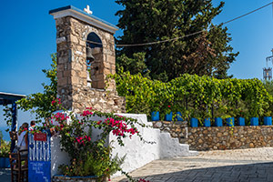 Kos. Malownicza, górska wioska Zia. - foto: wnieznane.pl Kos. Malownicza, górska wioska Zia. - foto: wnieznane.pl