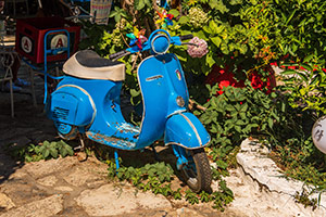 Kos. Wspaniałe dekoracje kawiarni Watermill of Zia. - foto: wnieznane.pl Kos. Wspaniałe dekoracje kawiarni Watermill of Zia. - foto: wnieznane.pl