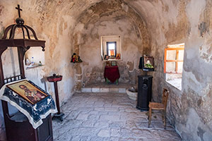 Kos. Rozległe pozostałości twierdzy w okolicach wioski Antimachia. - foto: wnieznane.pl Kos. Rozległe pozostałości twierdzy w okolicach wioski Antimachia. - foto: wnieznane.pl