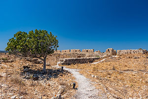 Kos. Rozległe pozostałości twierdzy w okolicach wioski Antimachia. - foto: wnieznane.pl Kos. Rozległe pozostałości twierdzy w okolicach wioski Antimachia. - foto: wnieznane.pl