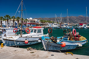 Kos. Malowniczy port w turystycznej miejscowości Kardamena przypomina porty w hiszpańskiej Andaluzji. - foto: wnieznane.pl Kos. Malowniczy port w turystycznej miejscowości Kardamena przypomina porty w hiszpańskiej Andaluzji. - foto: wnieznane.pl