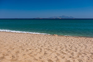 Kos. Paradise Beach - piaszczysta plaża na południowym wybrzeżu wyspy. - foto: wnieznane.pl Kos. Paradise Beach - piaszczysta plaża na południowym wybrzeżu wyspy. - foto: wnieznane.pl